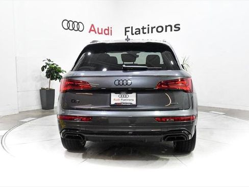 Certified 2025 Audi Q5 2.0T Premium w/ Convenience Plus Package image 12
