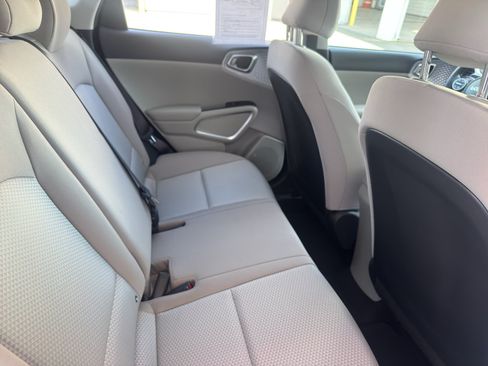 Used 2023 Kia Soul LX FWD image 15