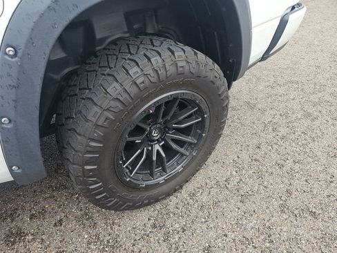 Used 2024 RAM 1500 Laramie AWD/4WD image 11
