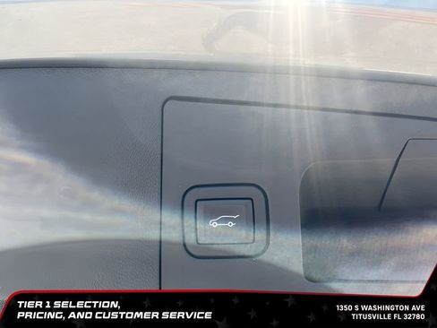 Used 2024 Cadillac XT4 Premium Luxury AWD/4WD image 19