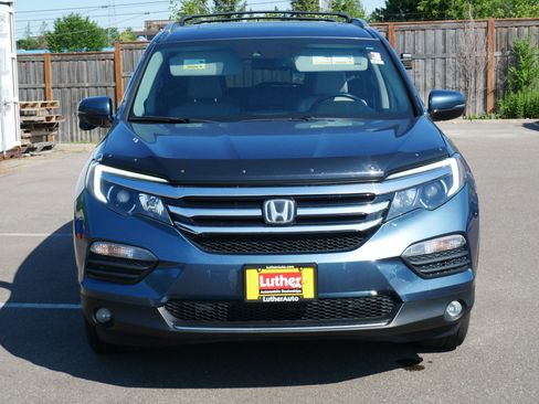 Used 2017 Honda Pilot Touring image 2