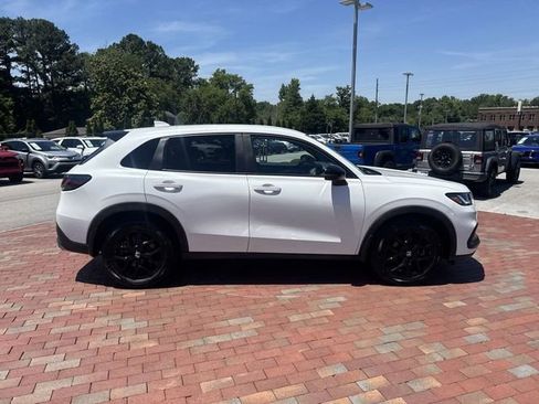 Certified 2024 Honda HR-V Sport image 37
