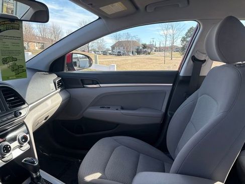 Used 2019 Hyundai Elantra SEL image 19