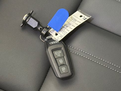 Used 2025 Audi Q5 Premium w/ Convenience Package AWD/4WD image 25