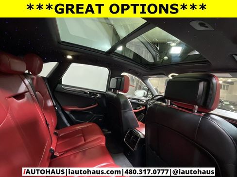 Used 2021 Porsche Macan image 35