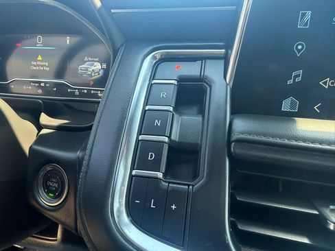 Used 2024 Chevrolet Tahoe Z71 w/ Luxury Package AWD/4WD image 20