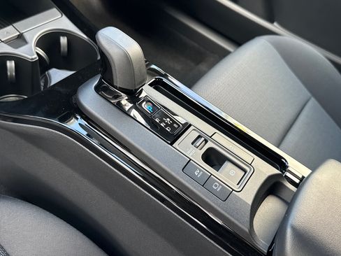 New 2027 Toyota Prius LE FWD image 26