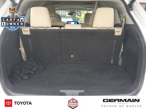 Used 2024 Toyota Highlander Limited FWD image 24