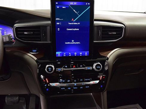 Used 2023 Ford Explorer King Ranch w/ Technology Package image 26