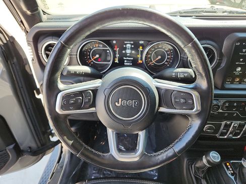 Used 2020 Jeep Gladiator Overland image 17