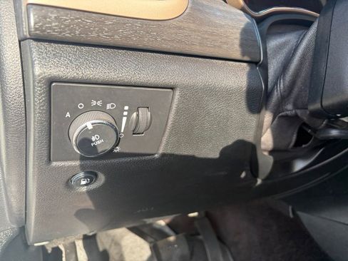Used 2016 Jeep Grand Cherokee Laredo RWD image 28