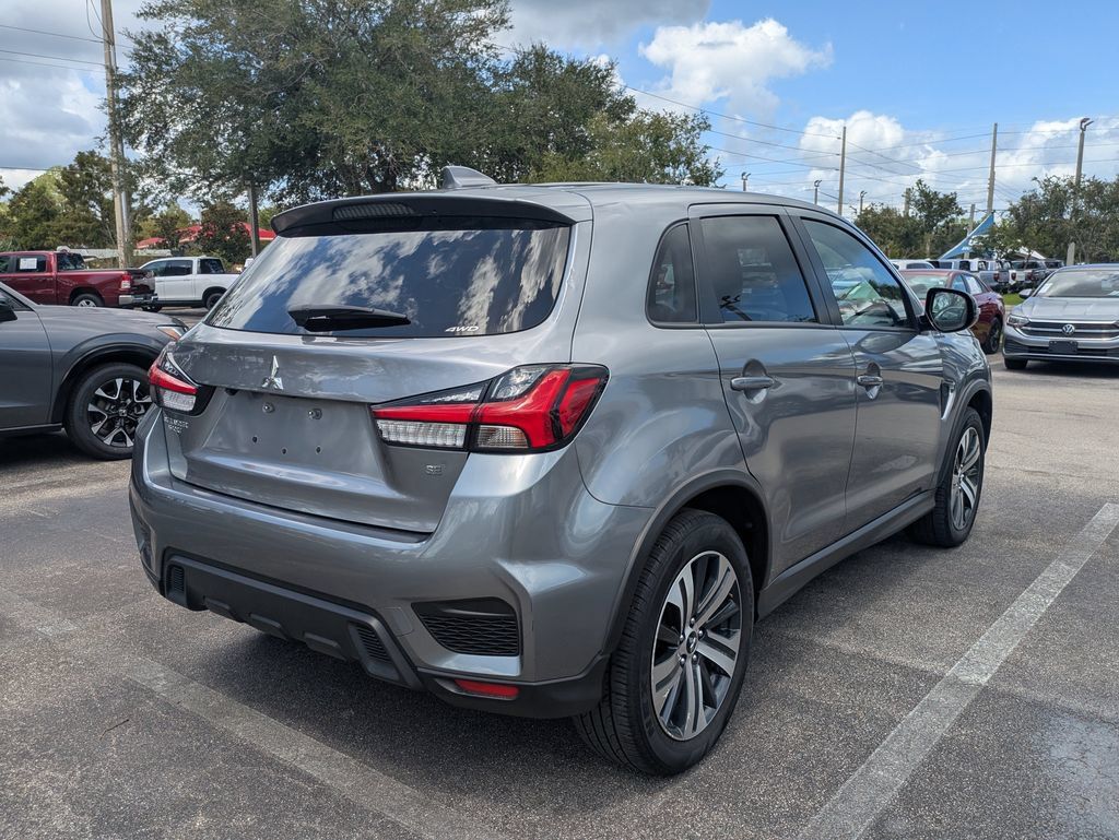 Used 2024 Mitsubishi Outlander Sport SE AWD/4WD image 3