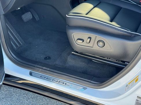 New 2026 GMC Acadia Denali w/ Super Cruise Package image 19