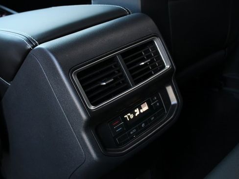 New 2026 Volkswagen Atlas SE image 15