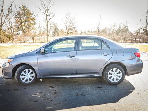 Used 2011 Toyota Corolla LE image 2