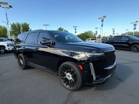 Used 2023 Cadillac Escalade Sport Platinum w/ Heavy-Duty Trailer Package AWD/4WD image 3