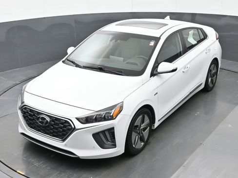 Used 2020 Hyundai Ioniq Limited image 32
