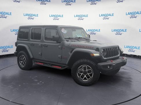 Used 2025 Jeep Wrangler Unlimited Rubicon w/ Technology Group image 2