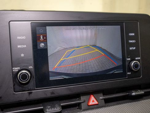 Used 2024 Kia Sportage LX image 12