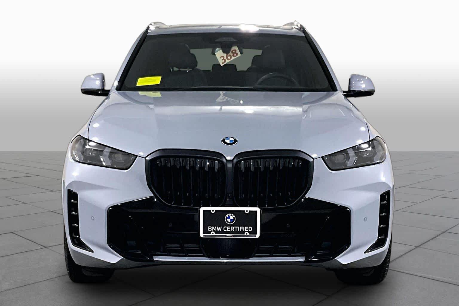 Used 2026 BMW X5 xDrive40i w/ M Sport Package AWD/4WD image 3