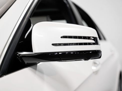 Used 2015 Mercedes-Benz E 400 Sedan image 38