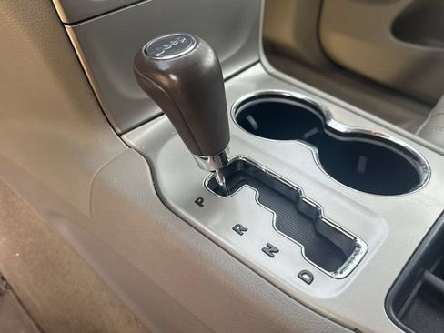 Used 2013 Jeep Grand Cherokee Laredo AWD/4WD image 18