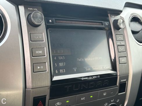 Used 2017 Toyota Tundra SR5 image 19