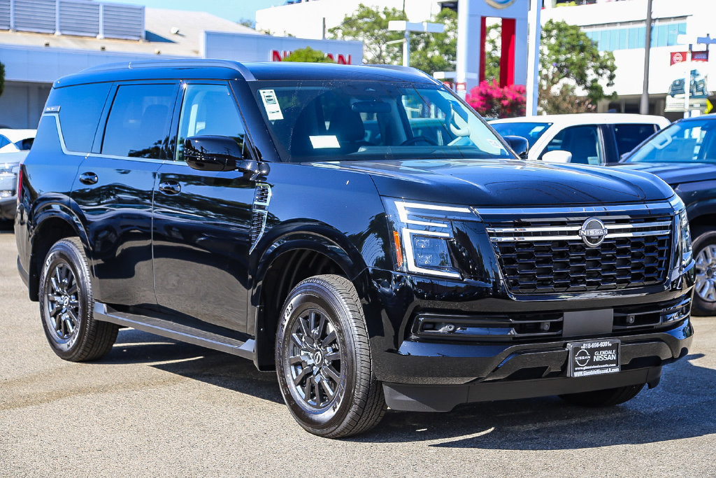 Used 2025 Nissan Armada SV AWD/4WD image 3