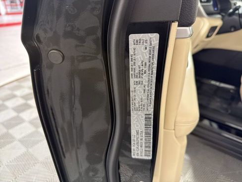 Used 2023 Jeep Grand Cherokee L Limited w/ Luxury Tech Group II image 30