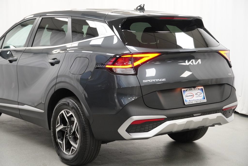 Used 2023 Kia Sportage LX AWD/4WD image 40