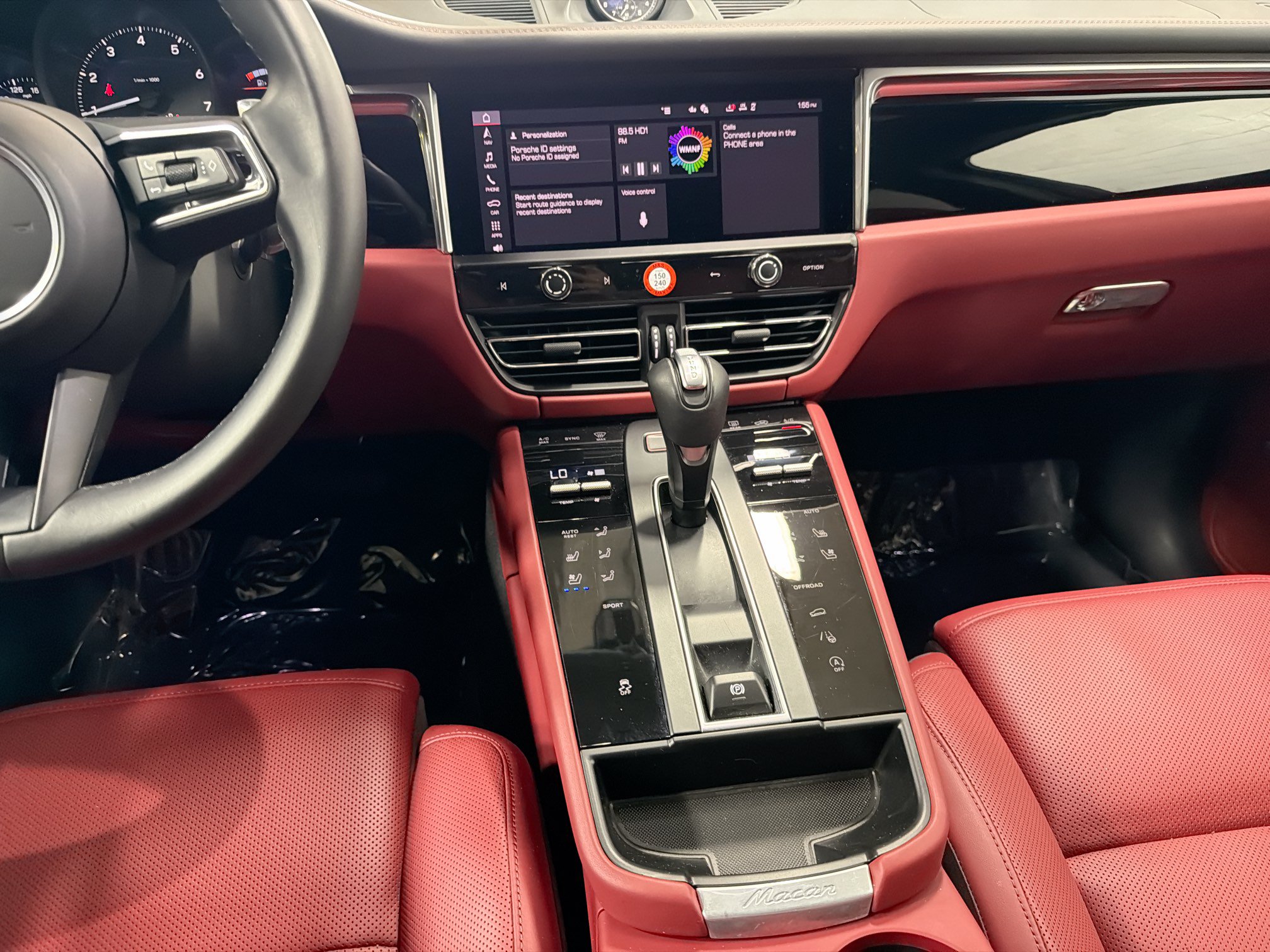 Certified 2026 Porsche Macan AWD/4WD image 19