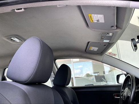 Used 2005 MAZDA MAZDA3 s FWD image 27