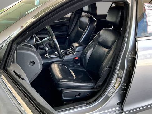 Used 2016 Chrysler 300 Limited RWD image 18