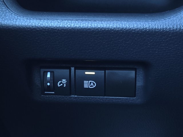 Certified 2022 Toyota RAV4 LE AWD/4WD image 23