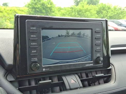 Used 2022 Toyota RAV4 XLE image 3