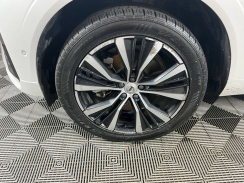 Used 2023 Volvo XC60 T8 Plus w/ Climate Package AWD/4WD image 6