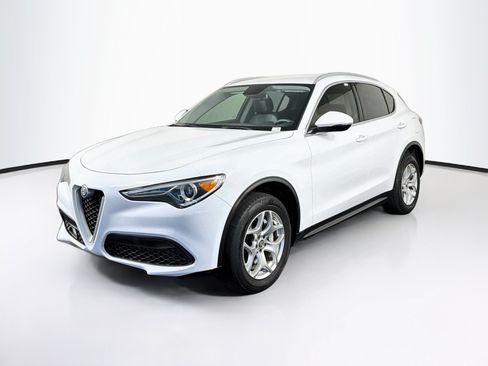 Used 2019 Alfa Romeo Stelvio RWD image 3
