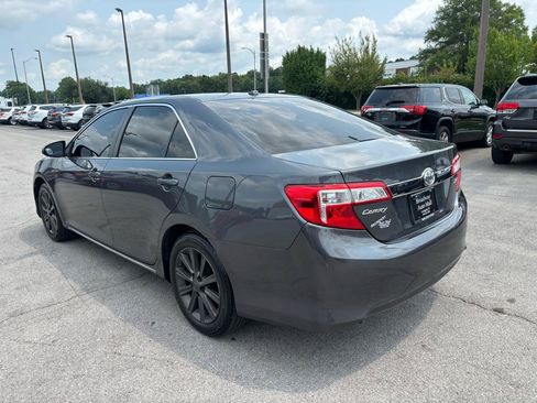 Used 2012 Toyota Camry XLE w/ Leather Pkg FWD image 5
