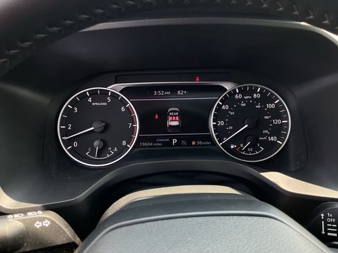 Used 2025 Nissan Rogue SV w/ SV Premium Package FWD image 36