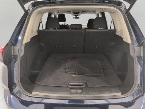 Used 2025 Nissan Rogue SV AWD/4WD image 15