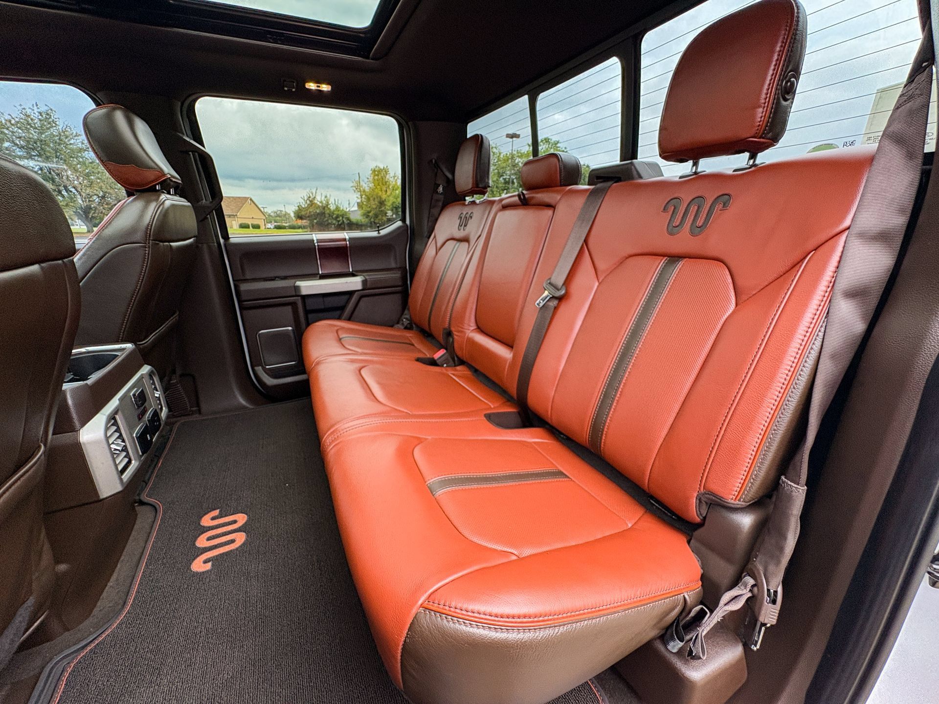 Used 2019 Ford F150 King Ranch w/ Equipment Group 601A Luxury AWD/4WD image 27