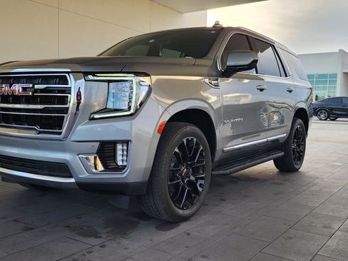 Used 2023 GMC Yukon SLT image 1