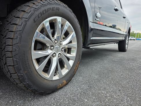 Used 2015 Ford F150 King Ranch w/ Equipment Group 601A Luxury AWD/4WD image 22