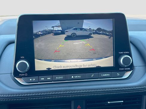 Used 2023 Nissan Rogue SV w/ SV Premium B Package image 34