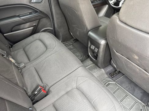 Used 2020 GMC Canyon SLE w/ Elevation Edition AWD/4WD image 16