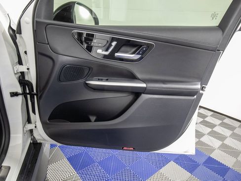 Used 2024 Mercedes-Benz GLC 300 4MATIC w/ AMG Line image 15