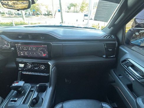 Used 2023 GMC Sierra 1500 AT4 w/ AT4 Premium Package AWD/4WD image 17