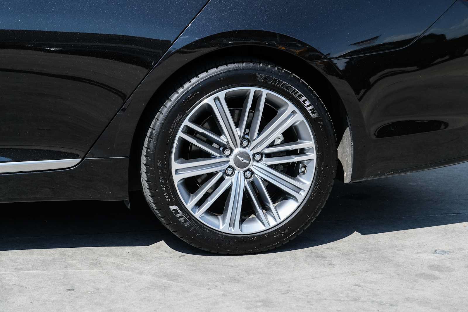 Used 2018 Genesis G80 3.8 w/ Option Group 02 RWD image 20