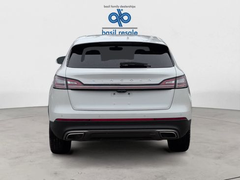 Used 2021 Lincoln Nautilus AWD image 6