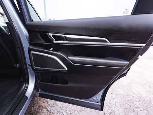 Used 2023 Kia Telluride S w/ S Sunroof Package image 12